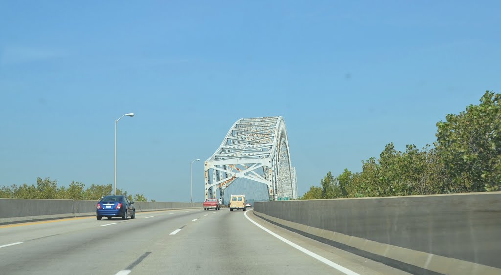 Approaching the Sherman Minton Bridge on Interstate 64, Westbound