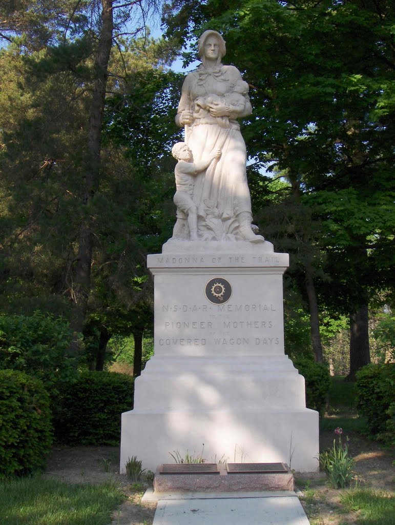 Madonna of the Trail, GLCT