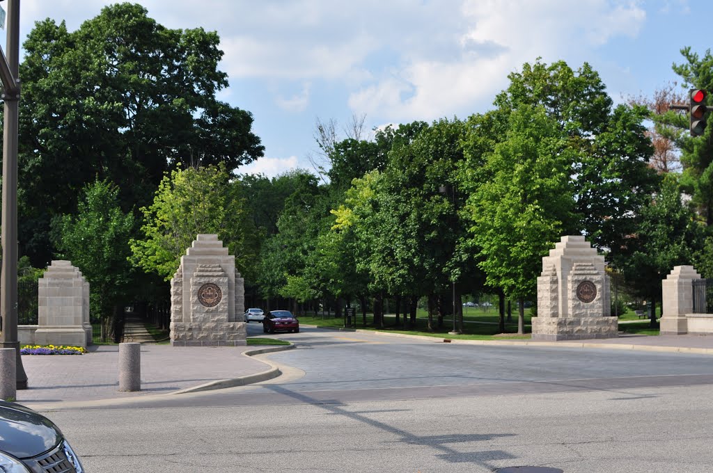 Entrace gate of Notre Dame University