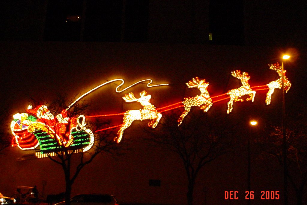 SANTA LIGHTS ON THE FORT WAYNE NATIONAL BANK BUILDING