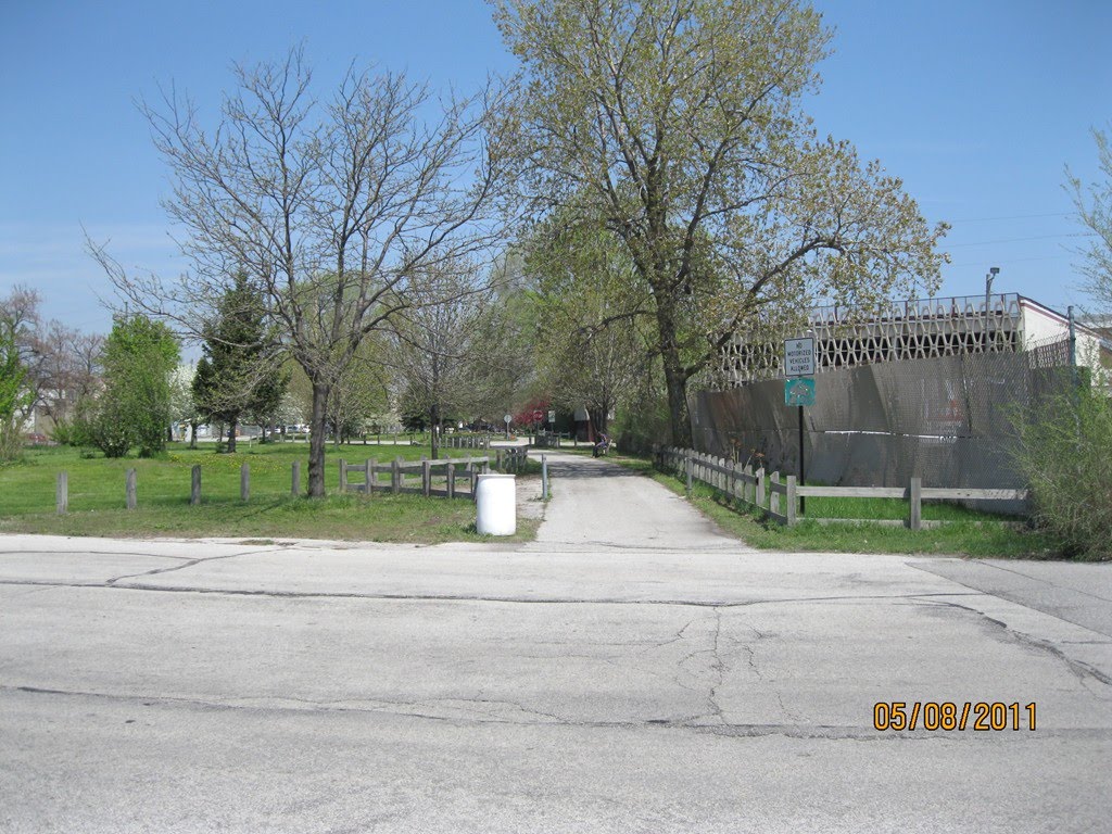 Erie Lackawanna Trail looking north across Russel St