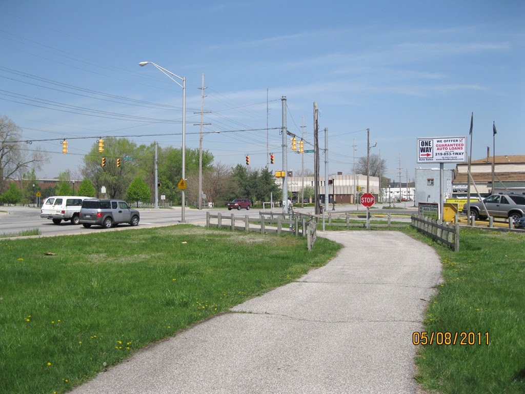 Erie Lackawanna Trail looking south toward Calumet Avenue