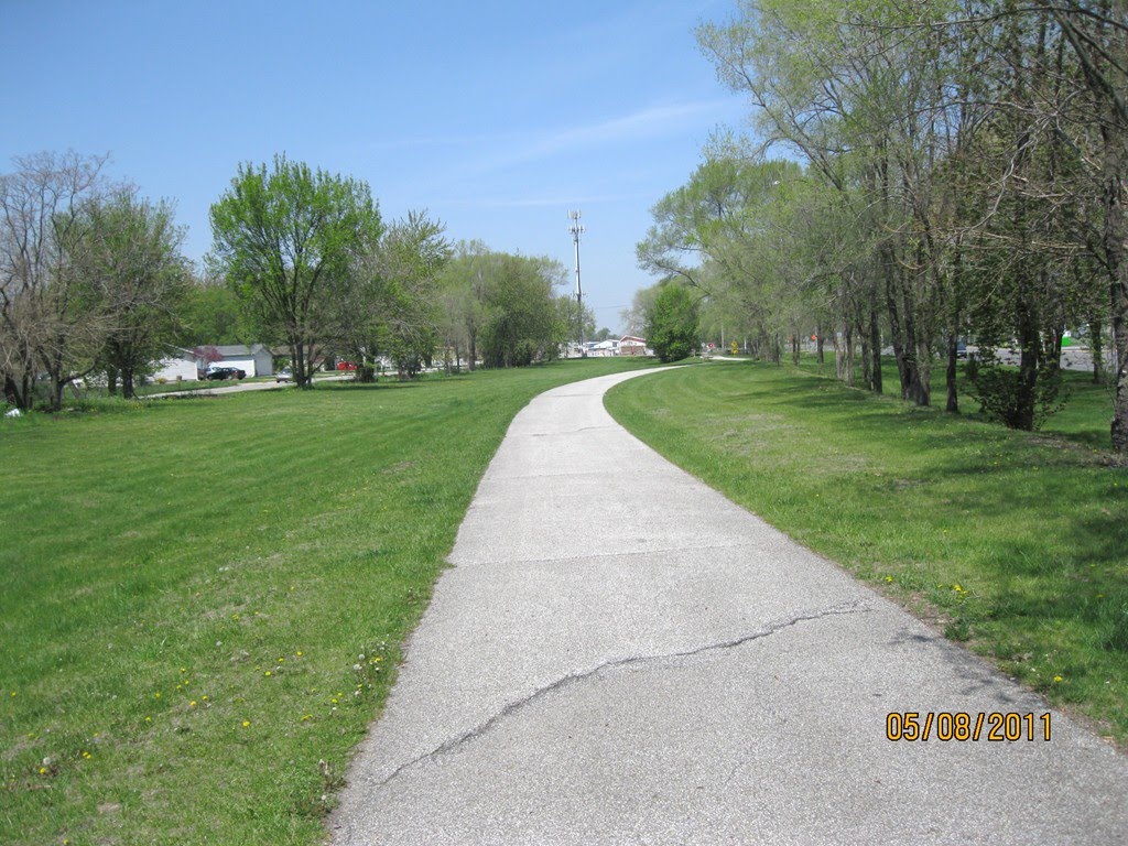 Erie Lackawanna Trail looking north toward 169th St.