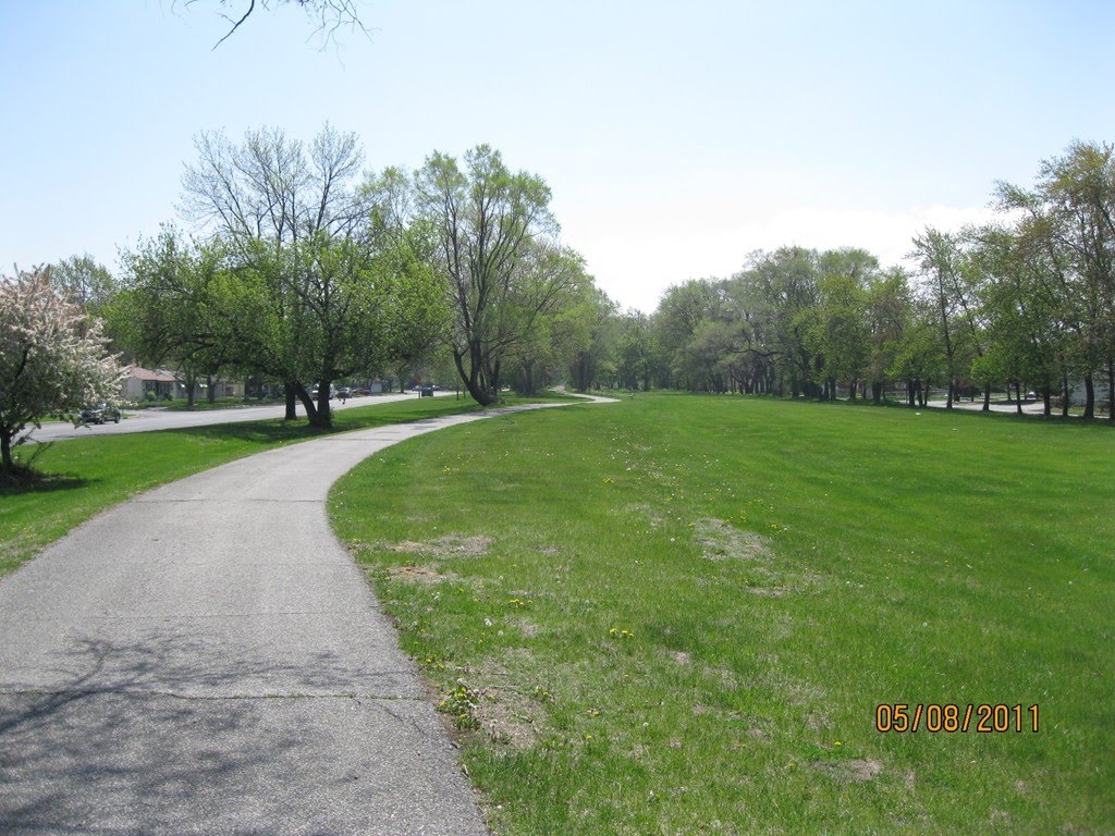 Erie Lackawanna Trail looking north from north of White Oak Ave