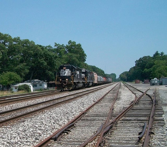 Lil Hollywood Train Switch