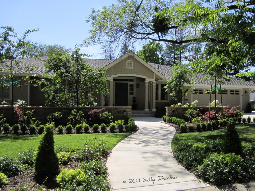 Los Molinos Way in Arden Park has lovely traditional homes with beautiful landscape.