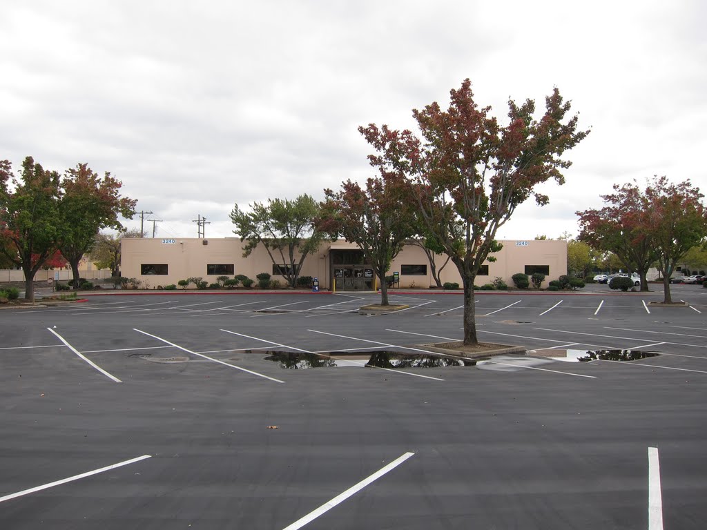 Kaiser Permanente Office on Watt Ave.