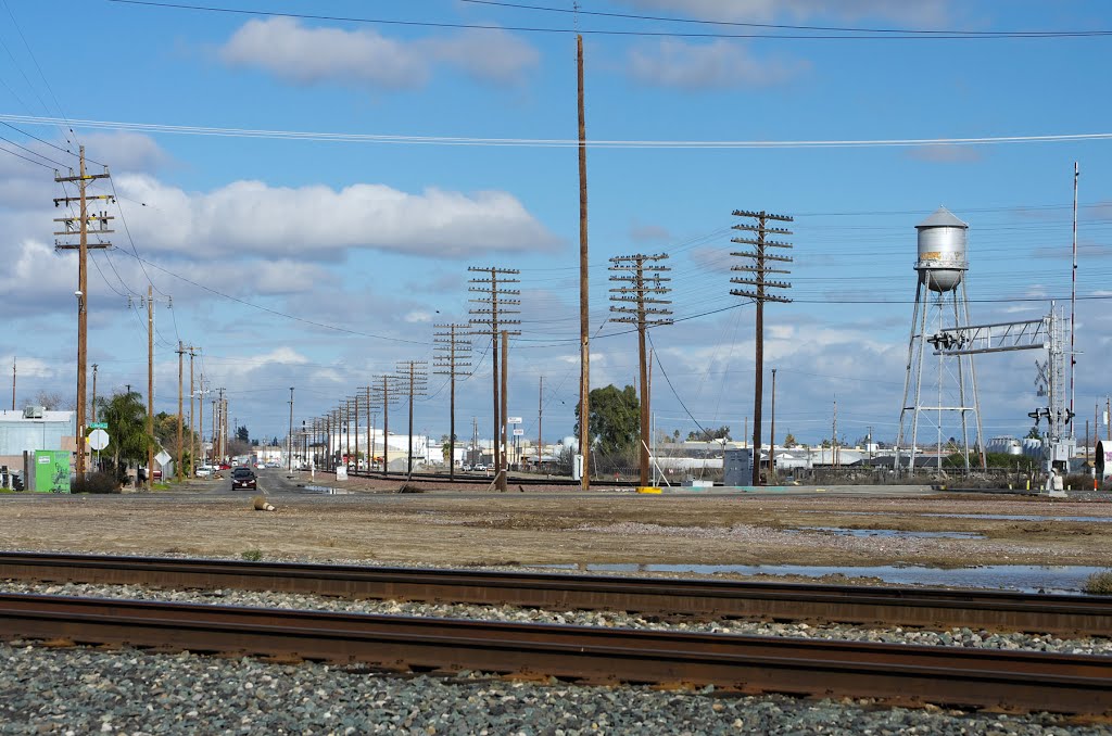 Looking across E Church Ave and down S East Ave, 1/2013