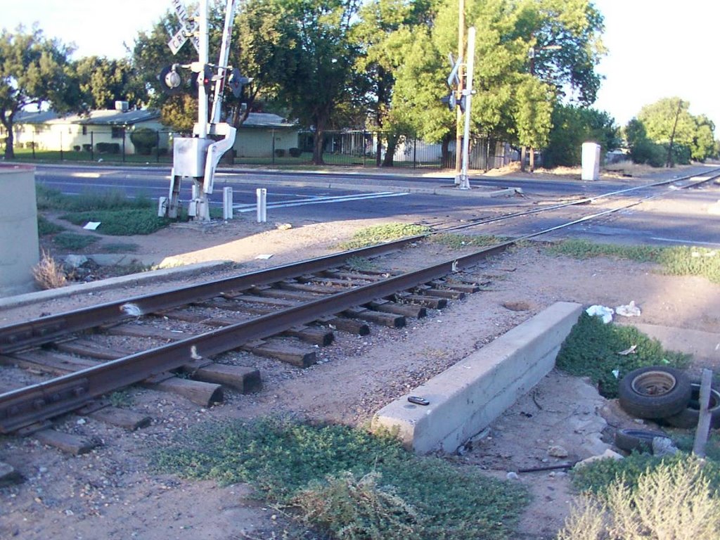 Chestnut Avenue Railroad Crossing (View Northeast)