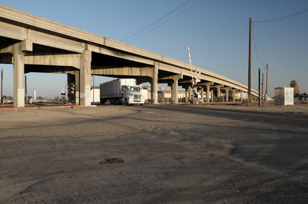 North Avenue & Golden State Blvd Overhead, 10/2011