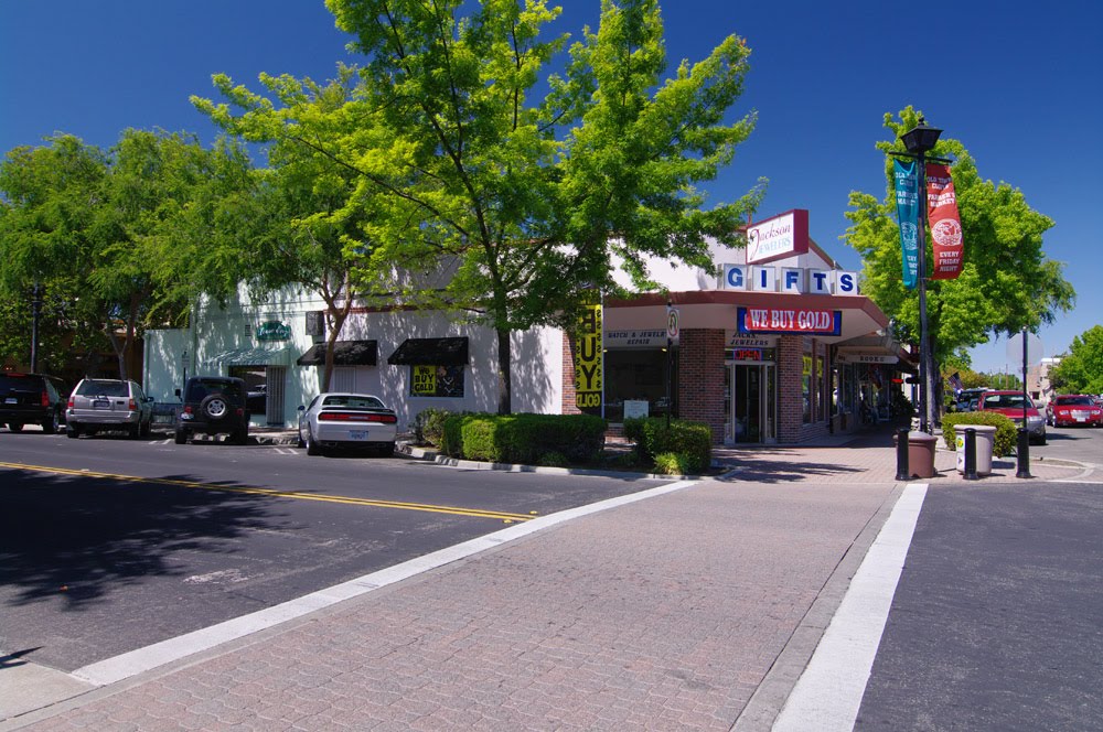 Jackson Jewlers, SW corner of 5th & Polasky, Clovis CA, 6/2011