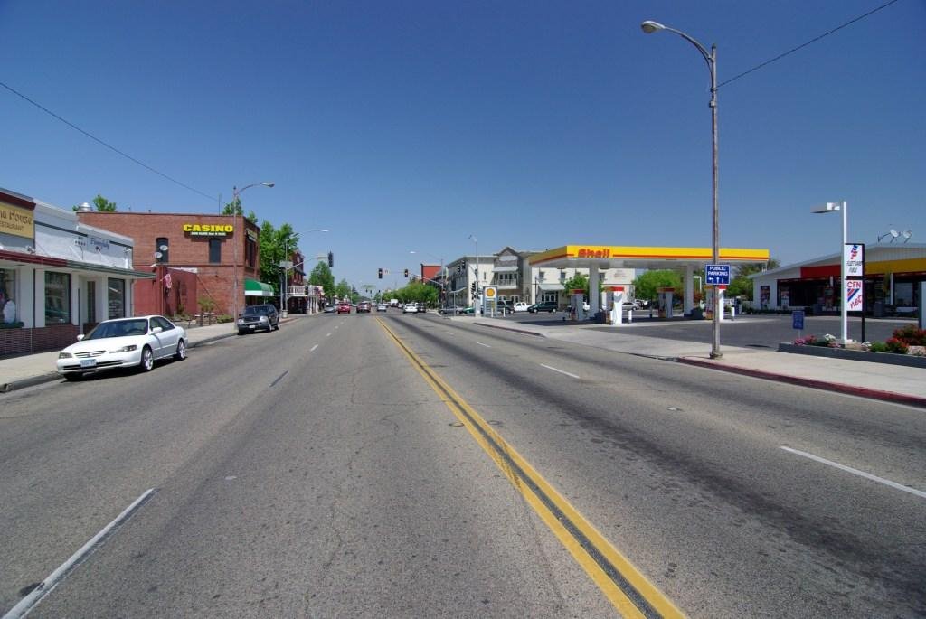 Looking North on Clovis Ave, Clovis, CA, 4/08