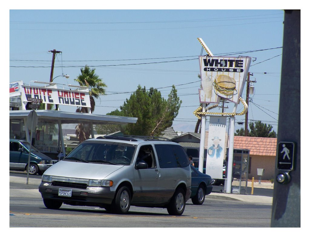 Hamburgers At The White House,Lancaster,Ca.Aug.1.2008