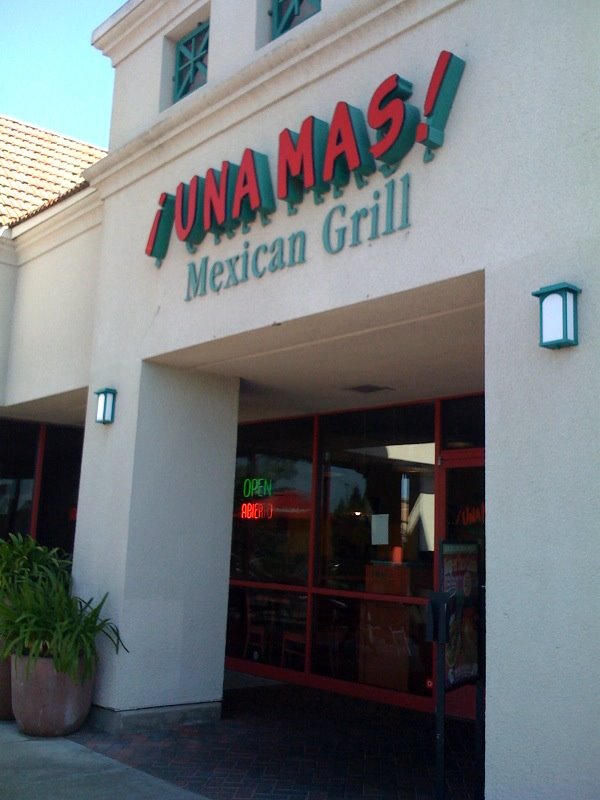 Una Mas Mexican Grill