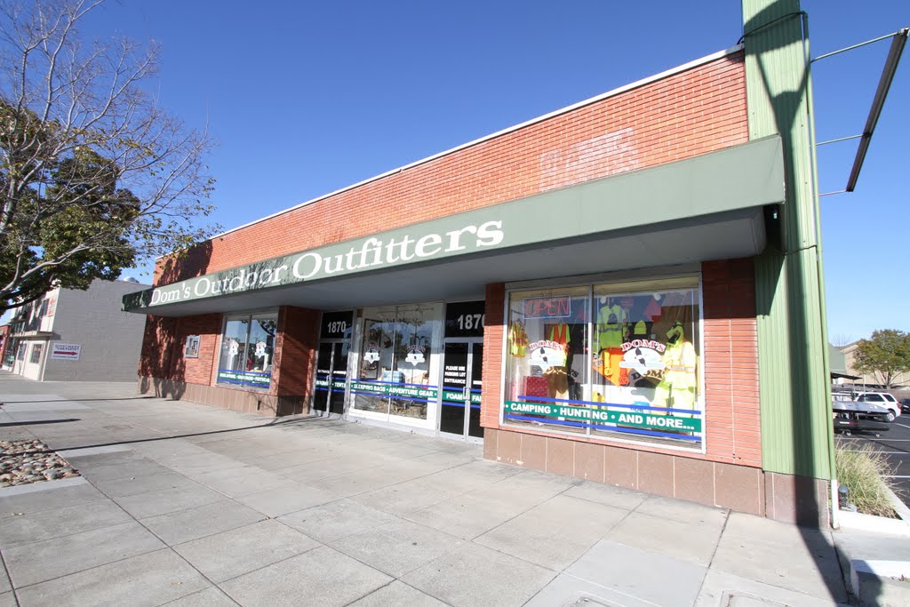 Doms Outdoor Outfitters