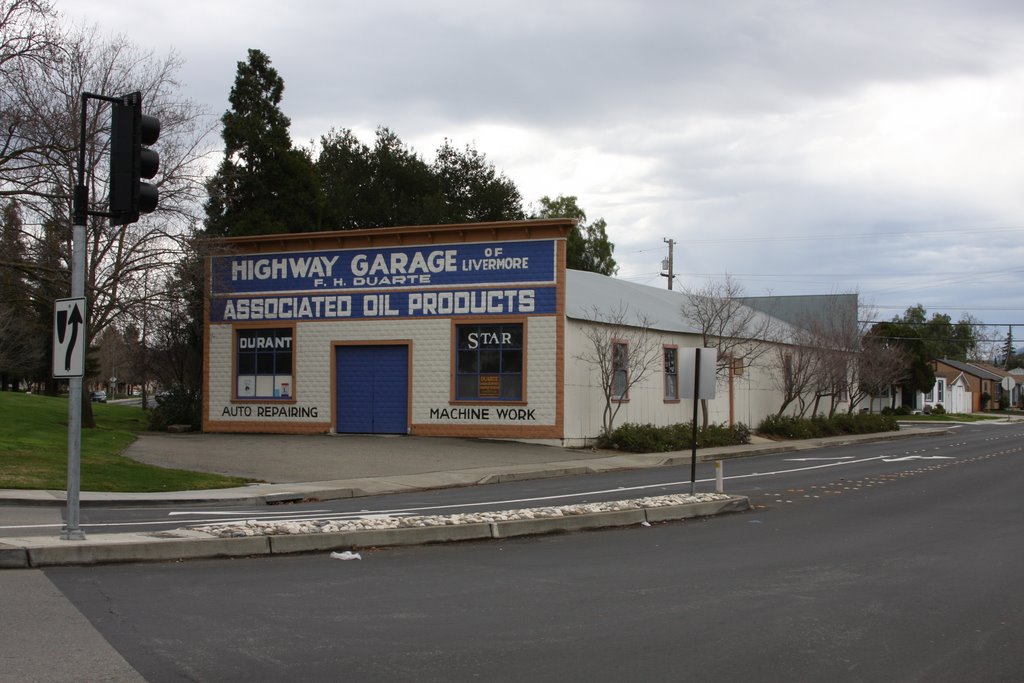Lincoln Highway Garage