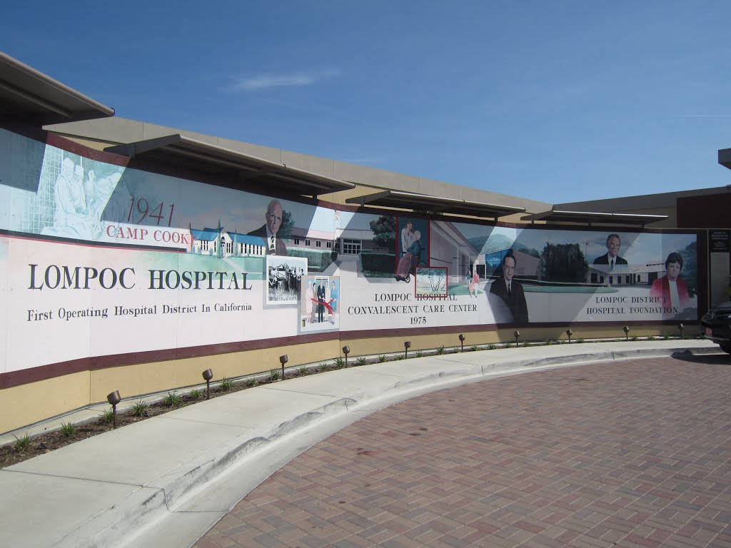 "History of Medicine in Lompoc Valley" Mural in Lompoc, California - Right Side