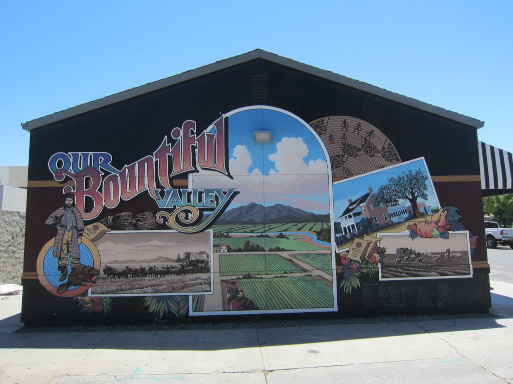 "Our Bountiful Valley" Mural in Manteca, California