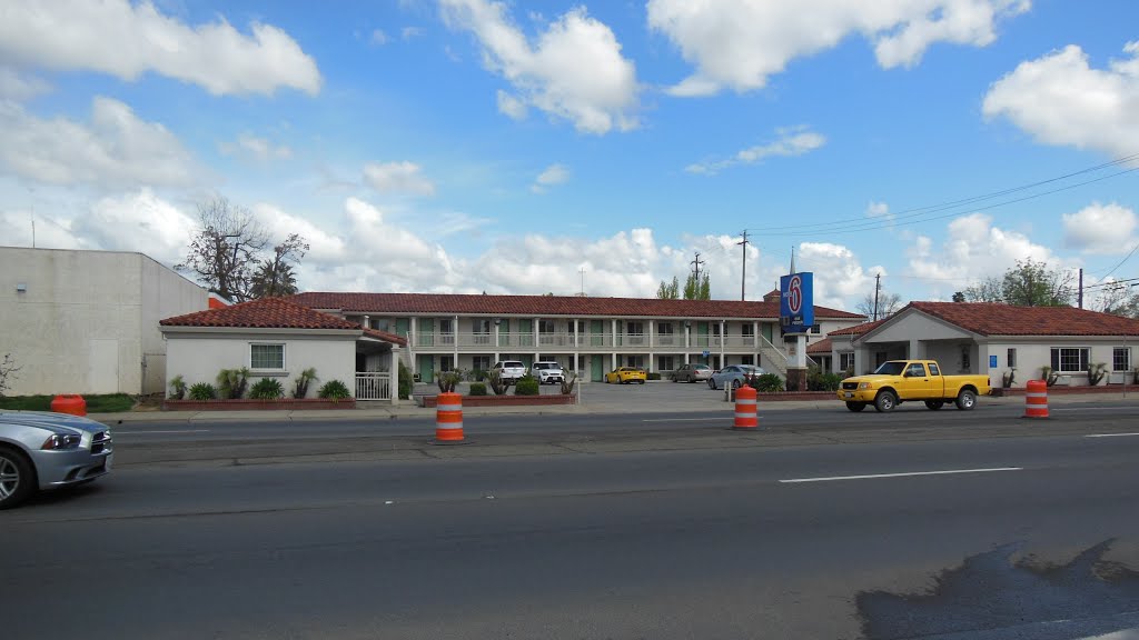 Street scene 2 (Marysville, CA)