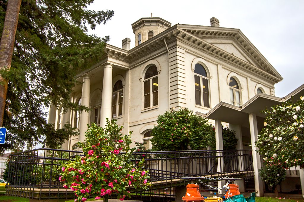 Viewing south-south-westerly at the Sutter Co. Courthouse-West. 446 2nd St., Yuba City, California