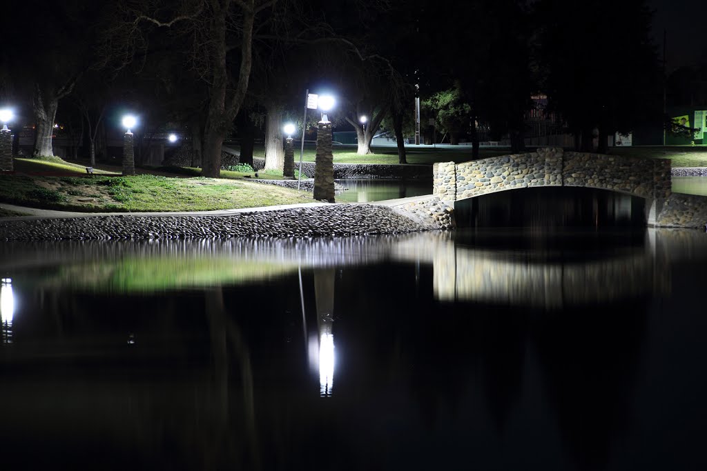 Pathway around Ellis Lake