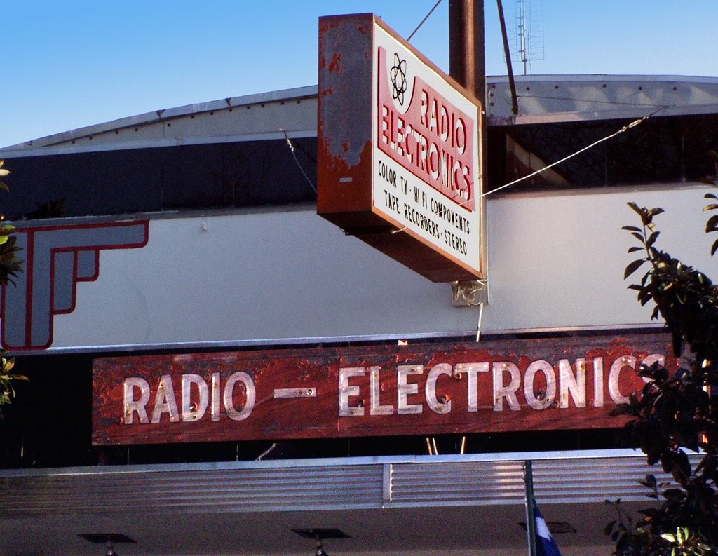 High Tech Electronics Repair