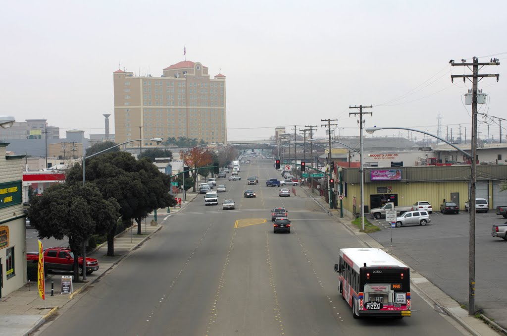 A look down 9th St towards downtown Modesto from the P St overpass, 12/2012