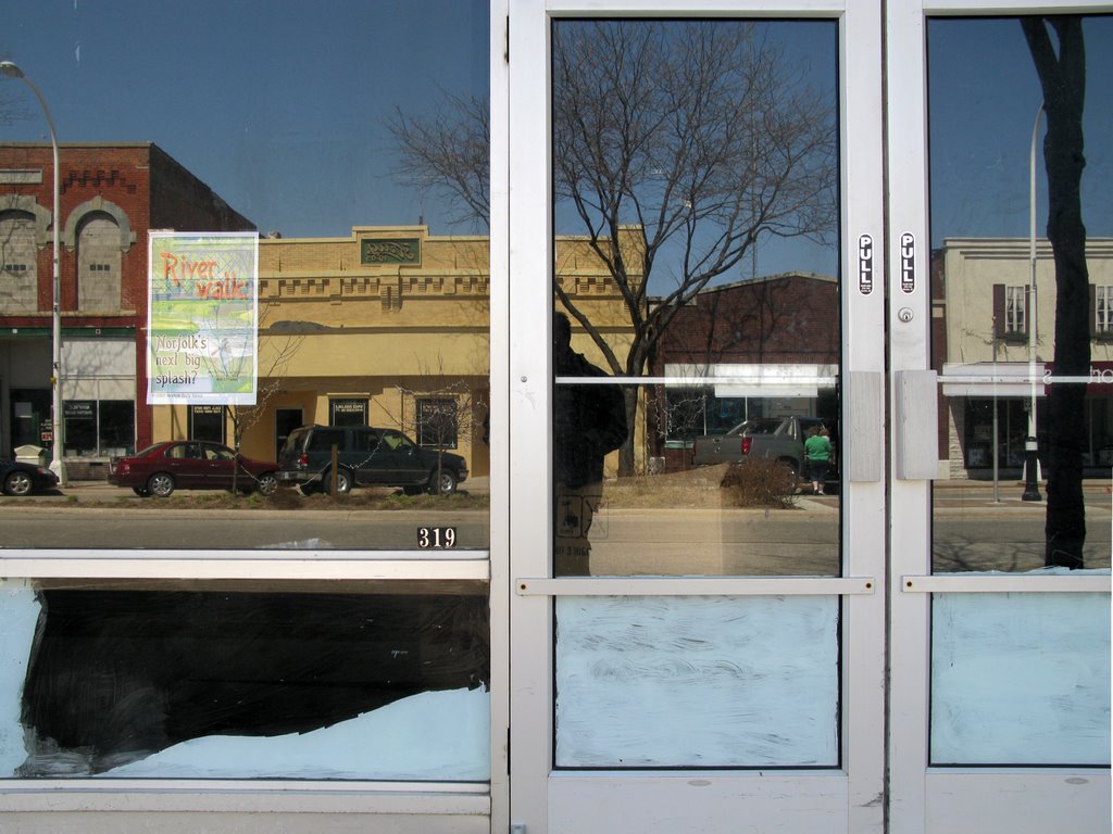 Empty storefront, 319 W Norfolk Ave, Norfolk, Nebraska