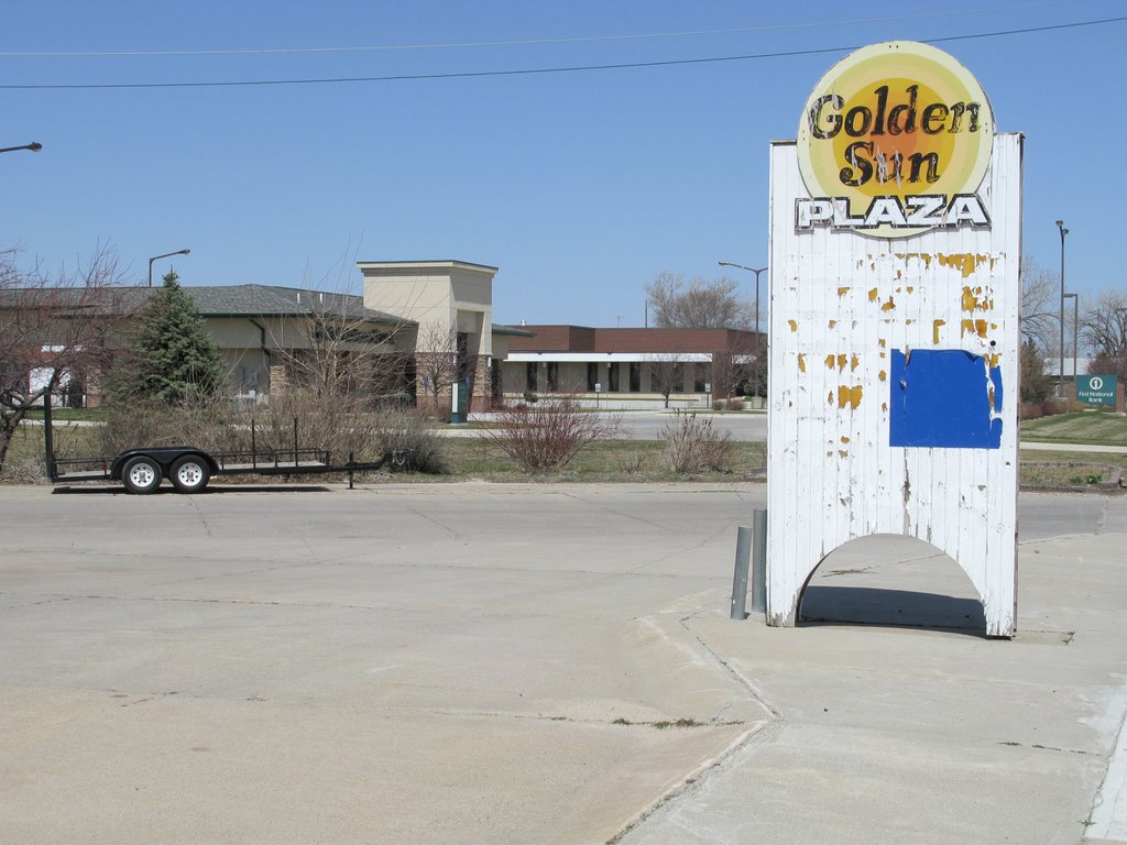 Golden Sun Plaza on N 4th St, Norfolk, Nebraska