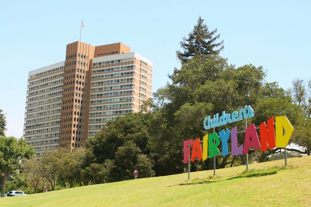 Childrens Fairyland Sign