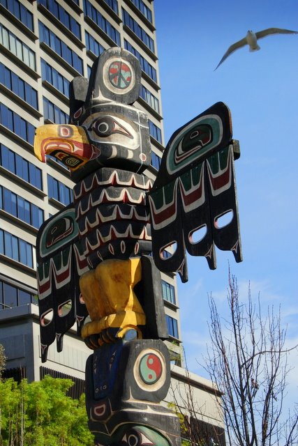 Lake Merrit Totem pole