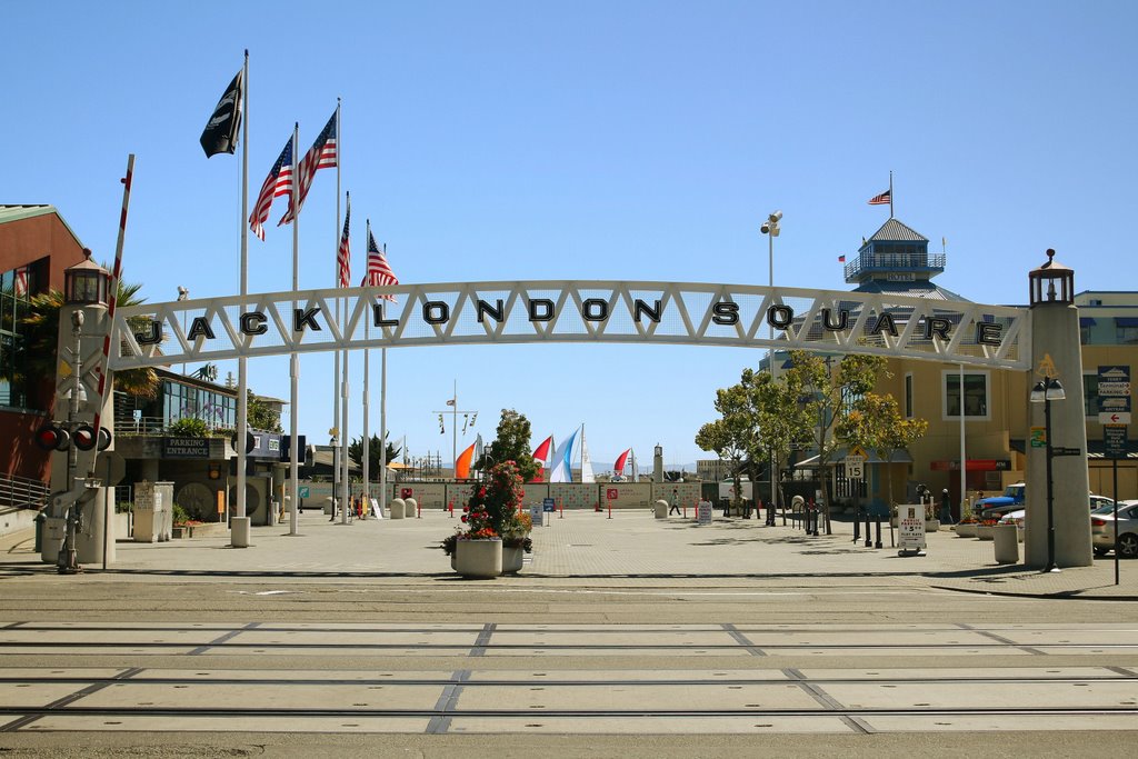 Jack London Square main gate