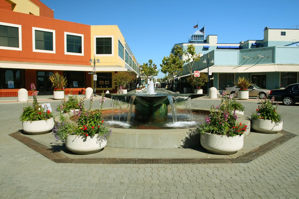 Fountain at Jack London Square