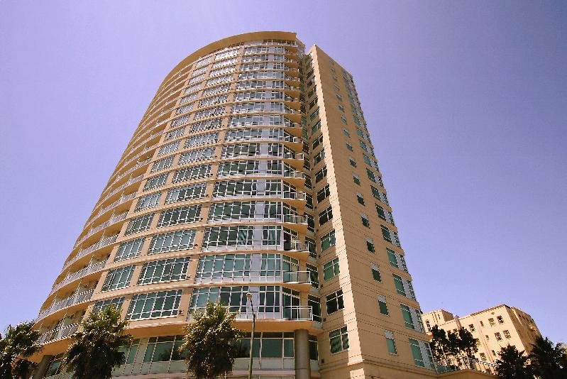 Apartment Building Lake Merritt