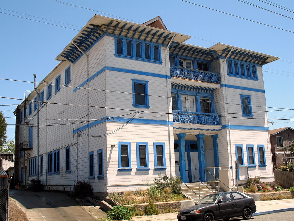 Toverii Tuppa, 1819 10th St., Berkeley, CA