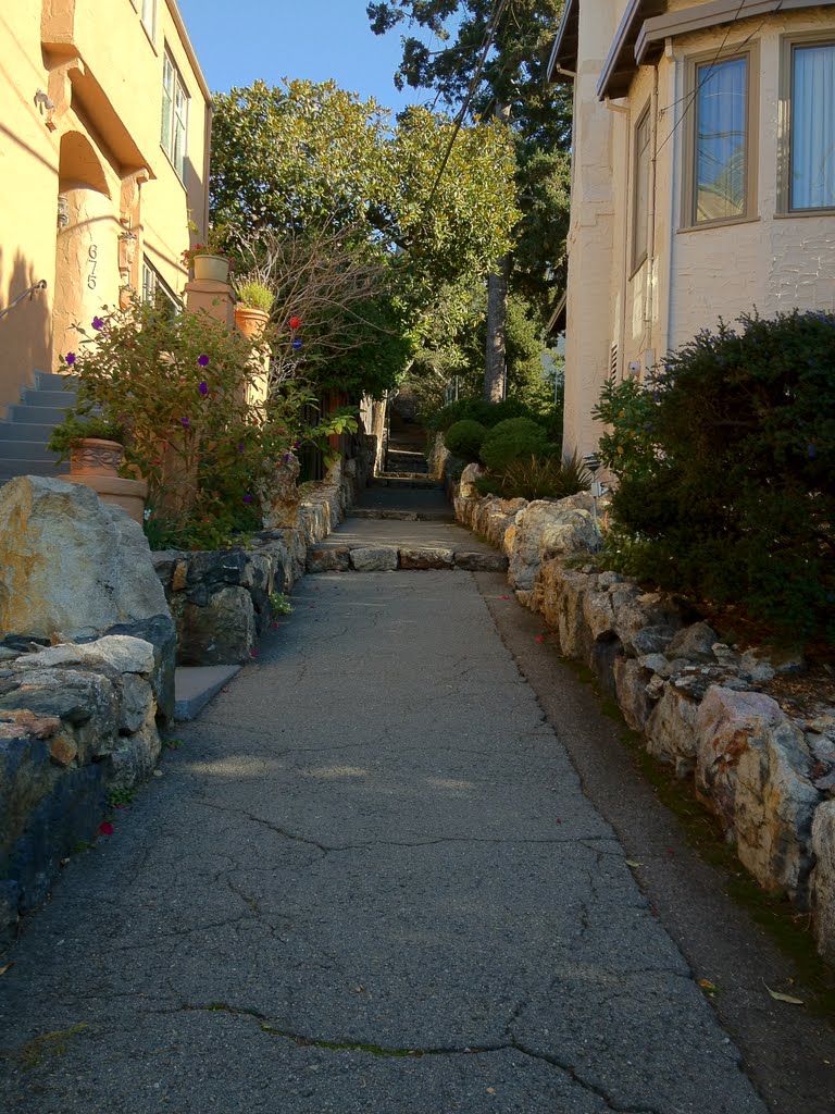 El Paseo Path
