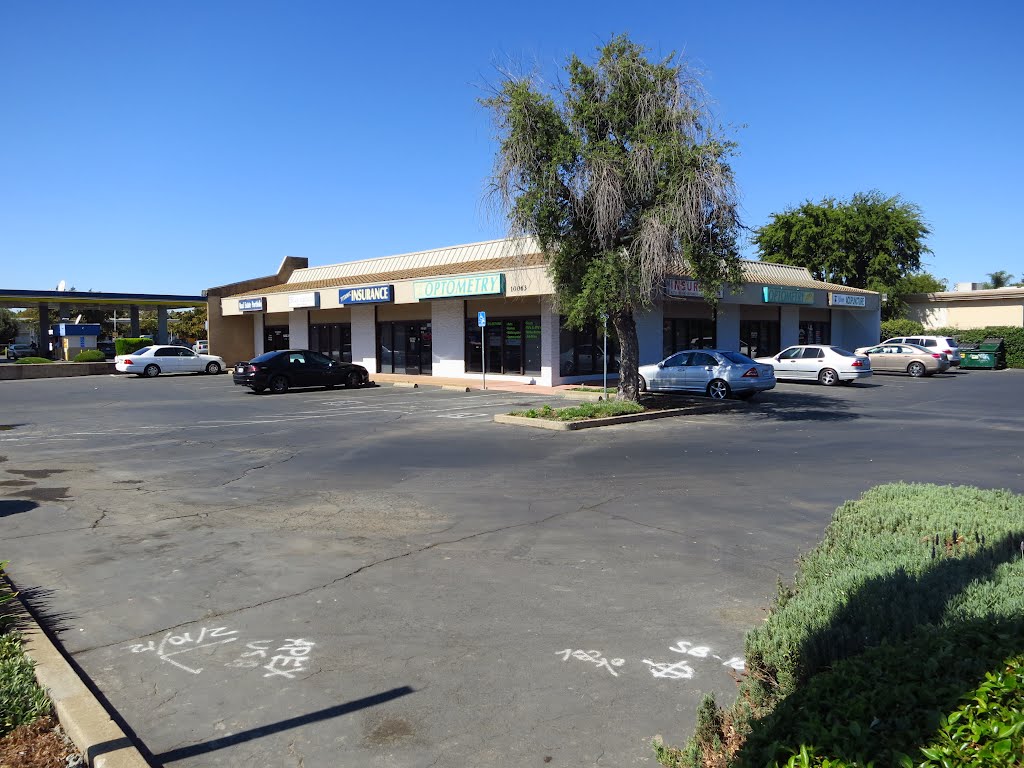 Shopping center on SW corner