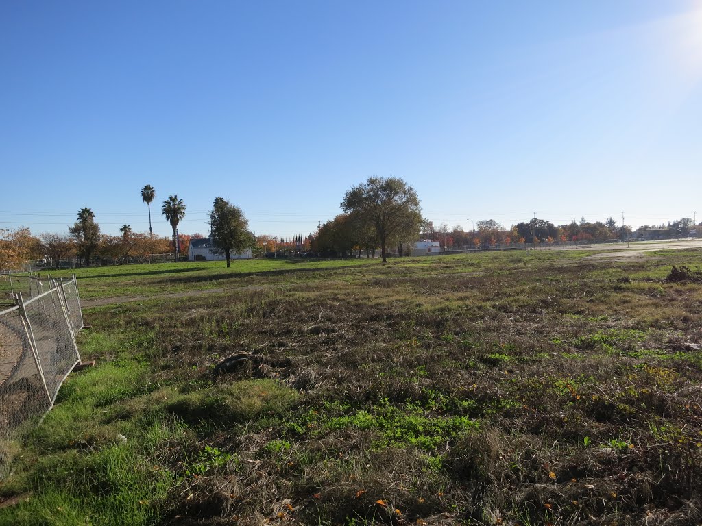 Empty field off of Folsom Blvd.