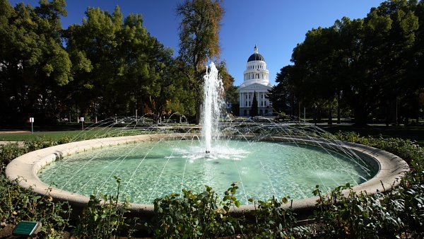 California State Capitol and Fountain