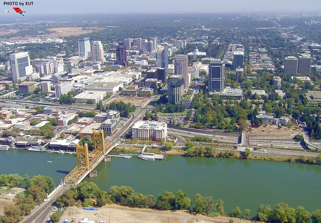 Sacramento from over the Tower Bridge
