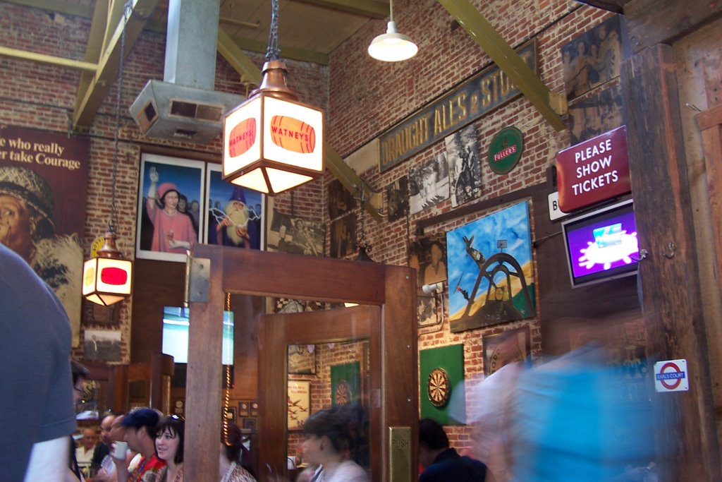 Classic Pub, Fox and Goose, in Sacramento