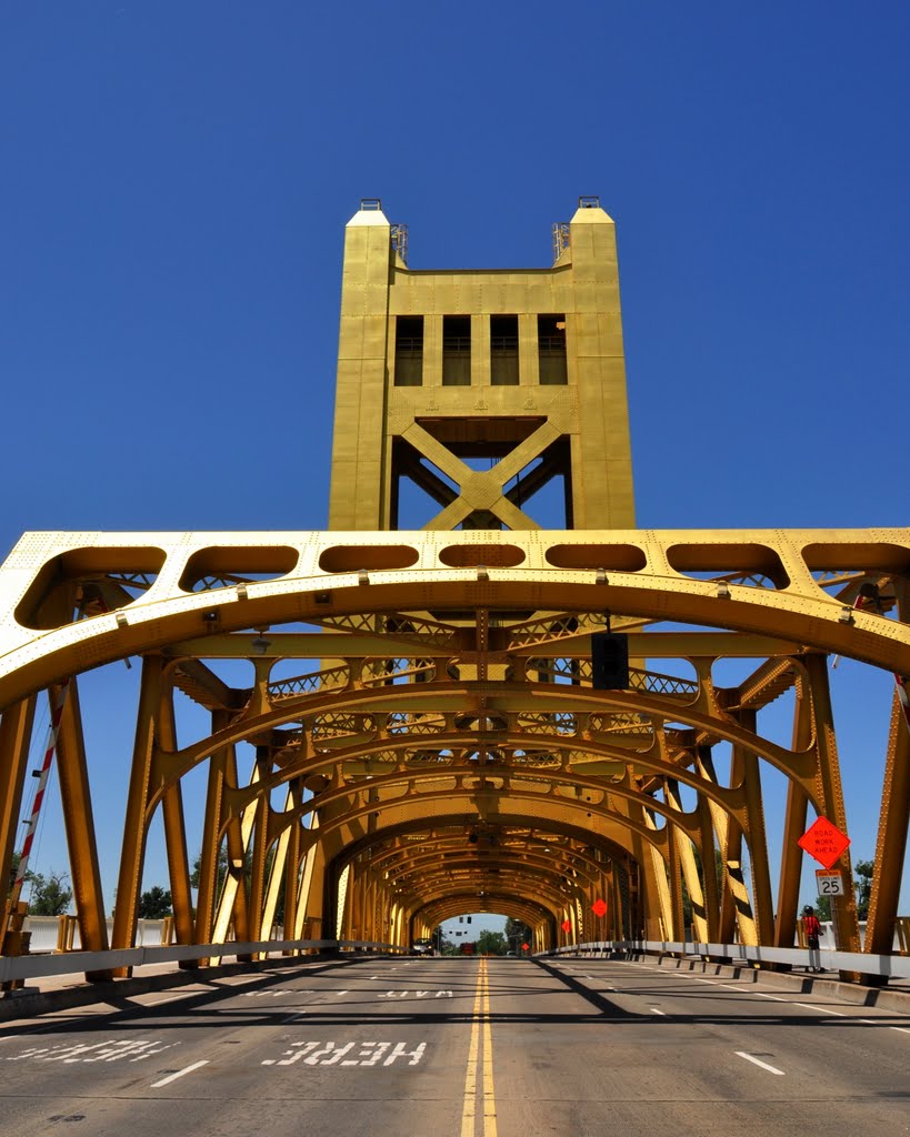 Tower Bridge Gateway, Sacramento