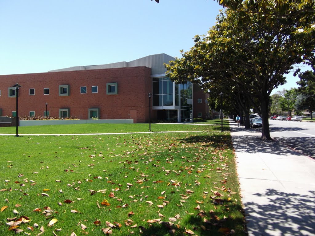 Hartnell Community College Library