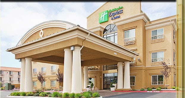 Holiday Inn Express Salinas - Hotel Exterior