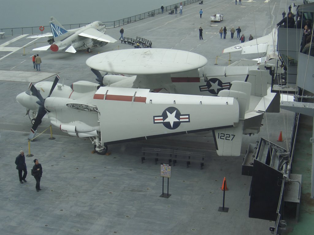 Hawkeye EC2 aboard the Midway