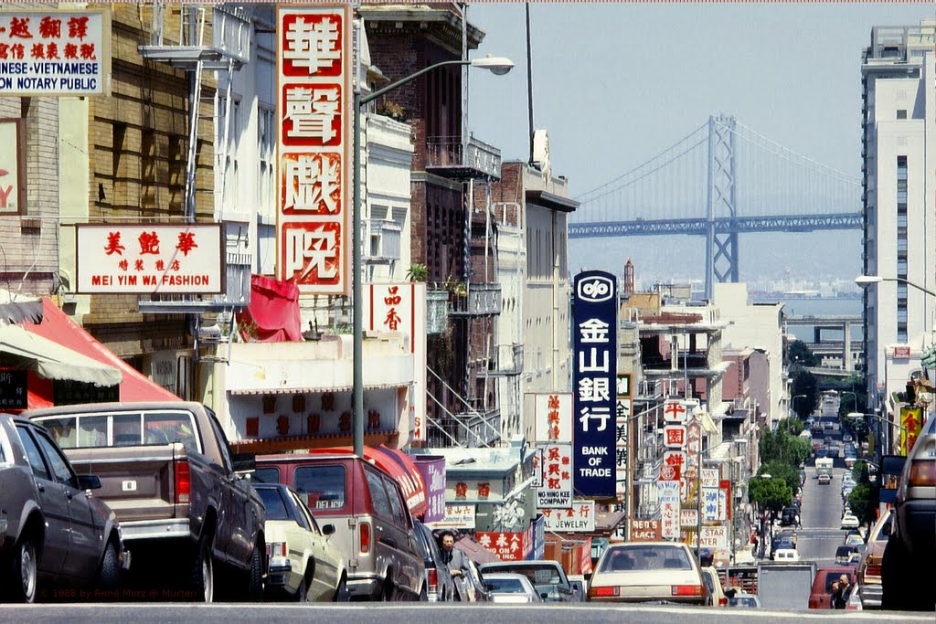 San Franciscos Chinatown, view to Oakland Bay Bridge