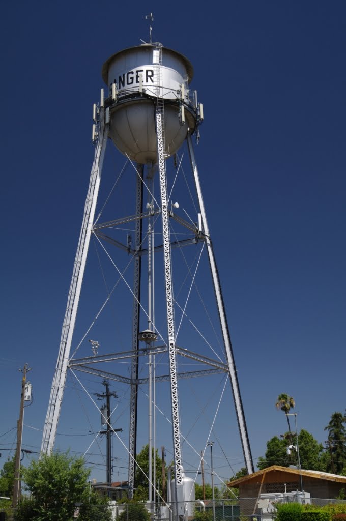 Sanger Water Tower, 7-2010