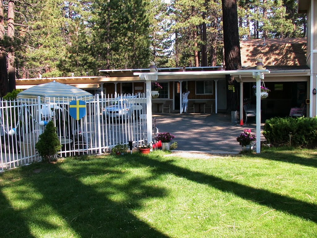 South Lake Tahoe - Pine Cone Acre Hotel