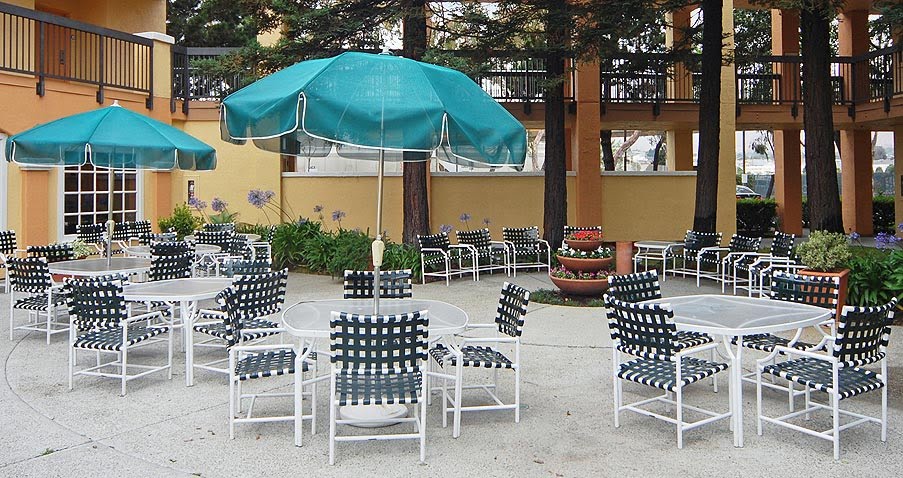 Comfort Inn & Suites San Francisco Airport - Courtyard