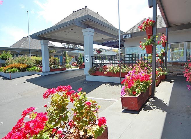Comfort Inn Monterey Bay - Front Entrance